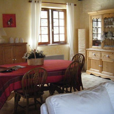 Les Lutins Bed & Breakfast Sainte-Ruffine Bagian luar foto