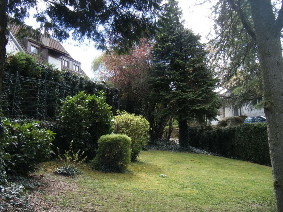 Les Lutins Bed & Breakfast Sainte-Ruffine Bagian luar foto