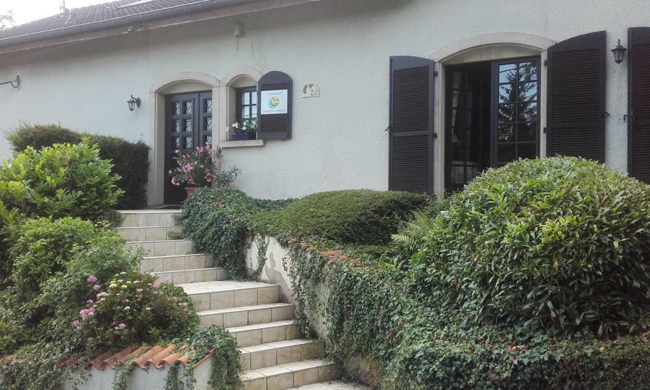 Les Lutins Bed & Breakfast Sainte-Ruffine Bagian luar foto
