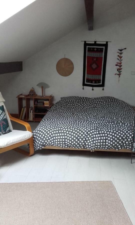 Les Lutins Bed & Breakfast Sainte-Ruffine Bagian luar foto