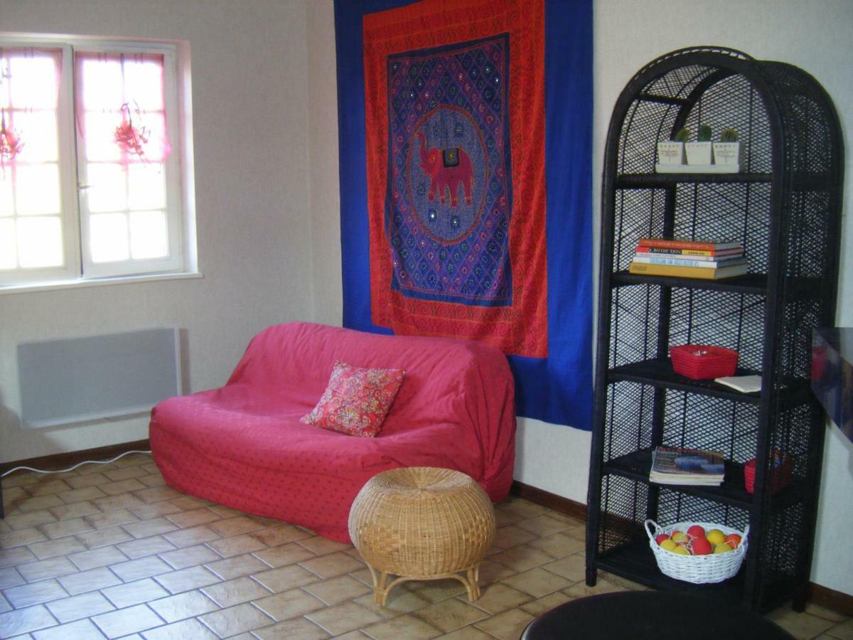 Les Lutins Bed & Breakfast Sainte-Ruffine Bagian luar foto